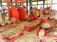 in attesa dei suonatori di gamelan